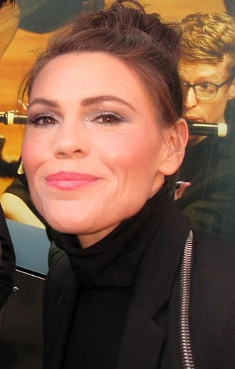 Clea DuVall headshot