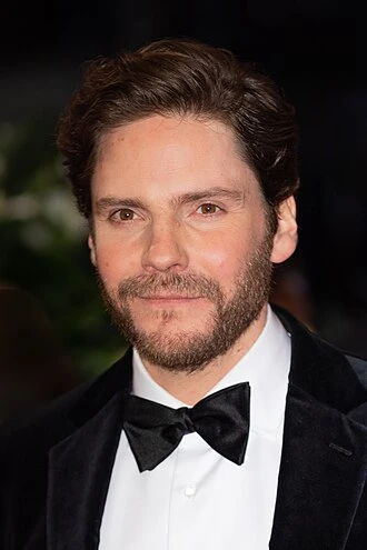 Daniel Brühl headshot