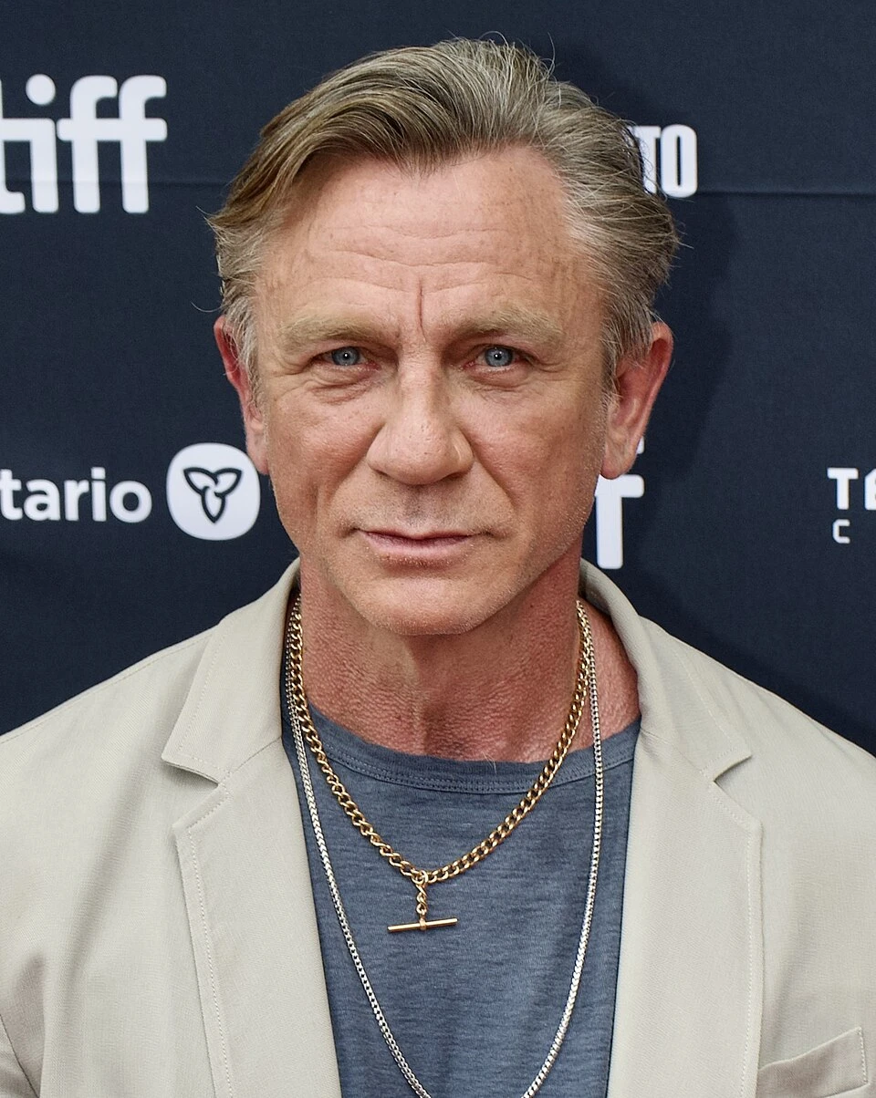 Daniel Craig headshot
