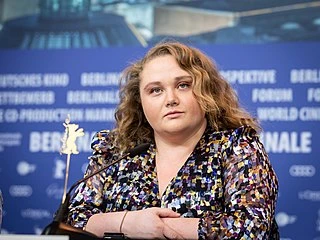 Danielle Macdonald headshot