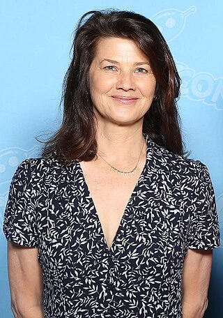 Daphne Zuniga headshot
