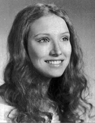 Darlanne Fluegel headshot