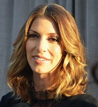 Dawn Olivieri headshot