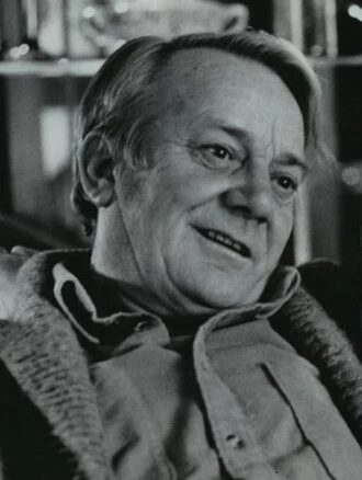 Denholm Elliott headshot