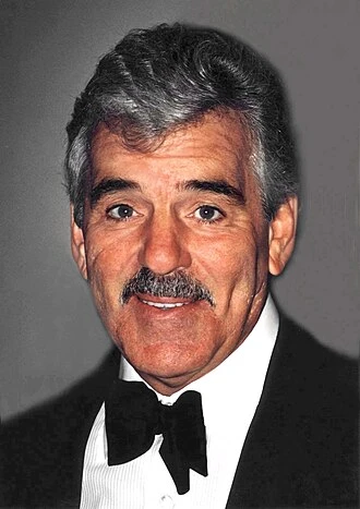 Dennis Farina headshot