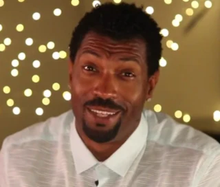 Deon Cole headshot