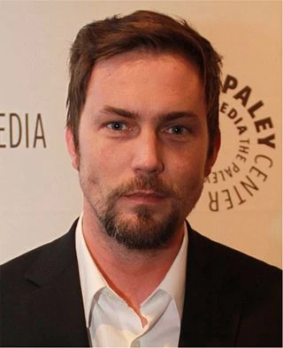 Desmond Harrington headshot