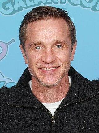 Devon Sawa headshot
