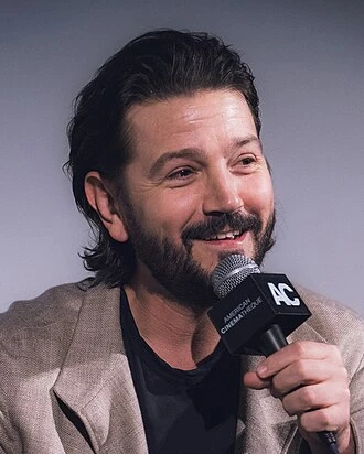 Diego Luna headshot