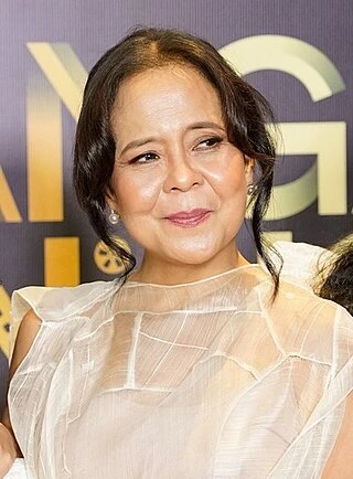 Dolly de Leon headshot