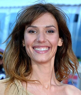Doria Tillier headshot