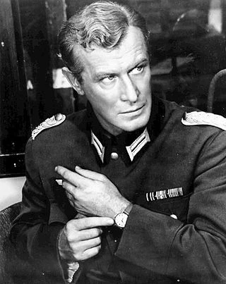 Edward Mulhare headshot