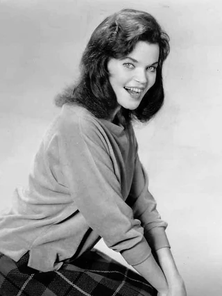 Eileen Brennan headshot