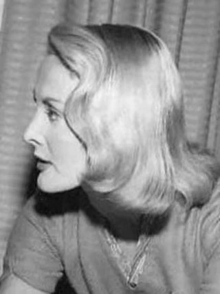 Eileen Ryan headshot