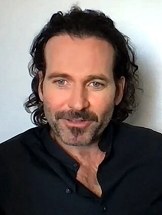 Eion Bailey headshot