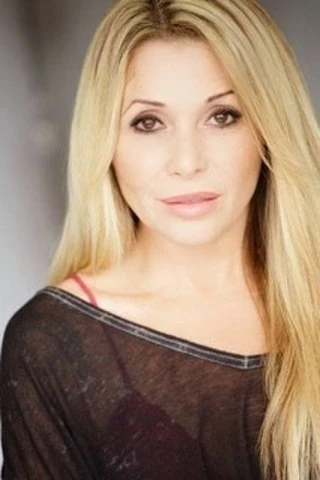 Elizabeth Daily headshot