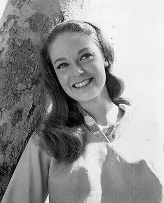 Elizabeth Hartman headshot