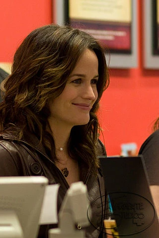 Elizabeth Reaser headshot