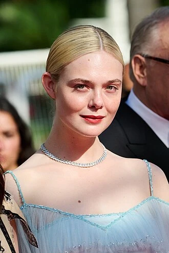 Elle Fanning headshot