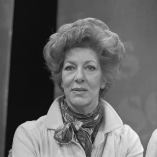 Ellen Vogel headshot