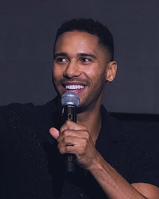 Elliot Knight headshot