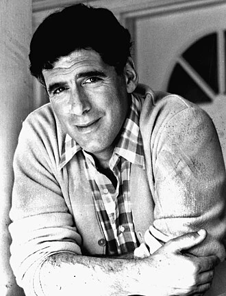 Elliott Gould headshot