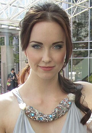 Elyse Levesque headshot