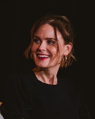 Emily Deschanel headshot