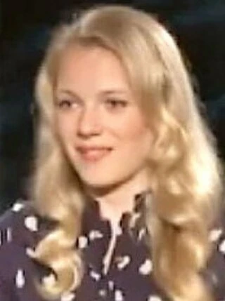 Emma Bell headshot