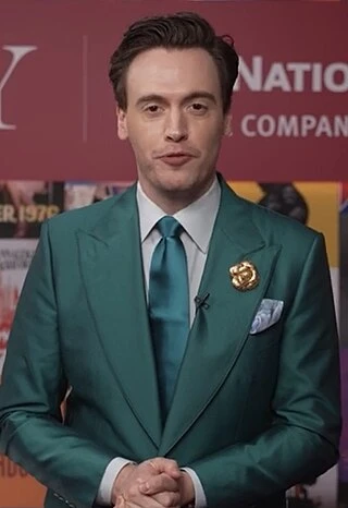 Erich Bergen headshot