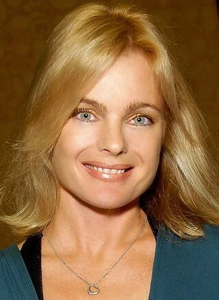 Erika Eleniak headshot
