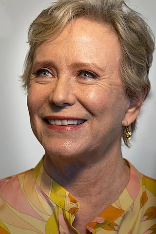 Eve Plumb headshot