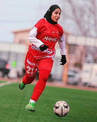 Fatmeh Safa headshot
