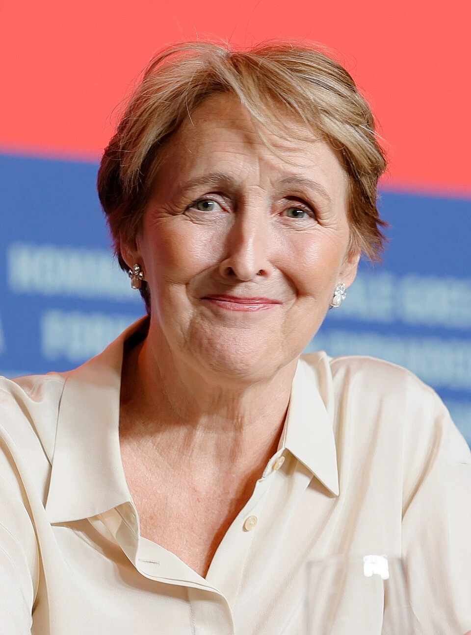 Fiona Shaw headshot