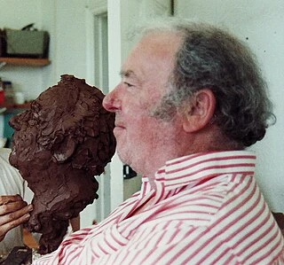 Freddie Jones headshot
