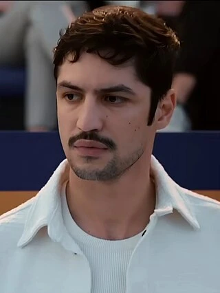 Gabriel Leone headshot
