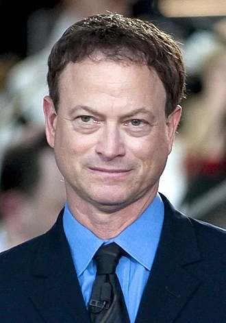Gary Sinise headshot