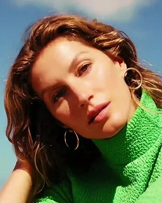 Gisele Bündchen headshot