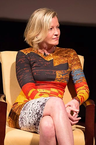 Gretchen Mol headshot