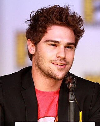 Grey Damon headshot