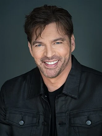 Harry Connick Jr. headshot