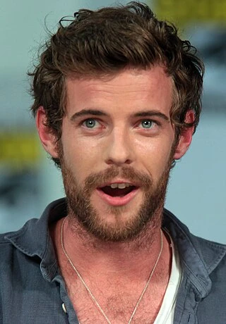Harry Treadaway headshot
