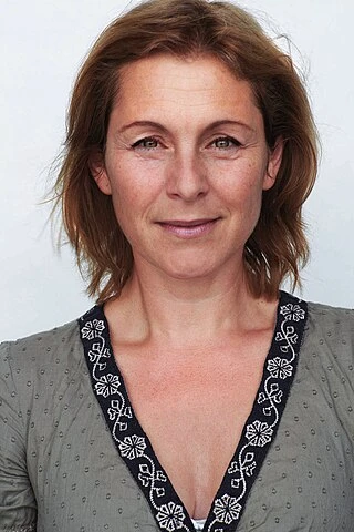 Helen Sjöholm headshot