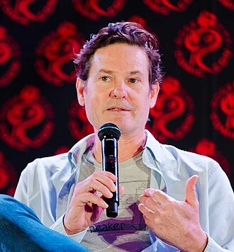 Henry Thomas headshot