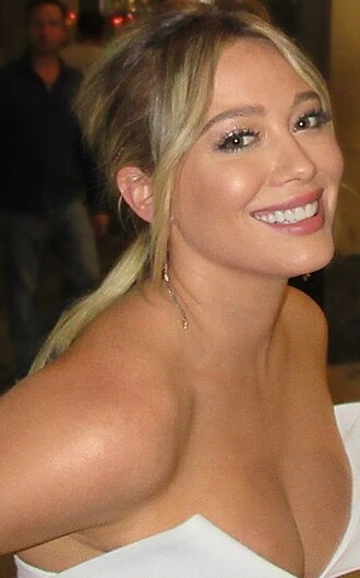 Hilary Duff headshot