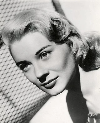 Hope Lange headshot