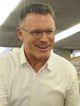 Howie Long headshot