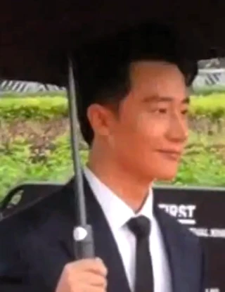 Huang Xuan headshot