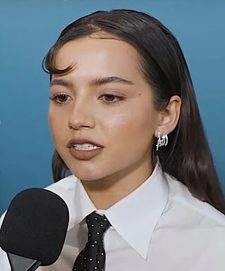 Isabela Moner headshot