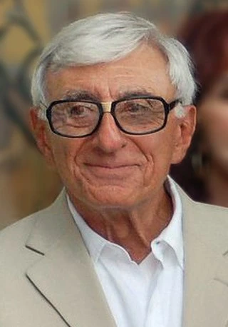 Jamie Farr headshot